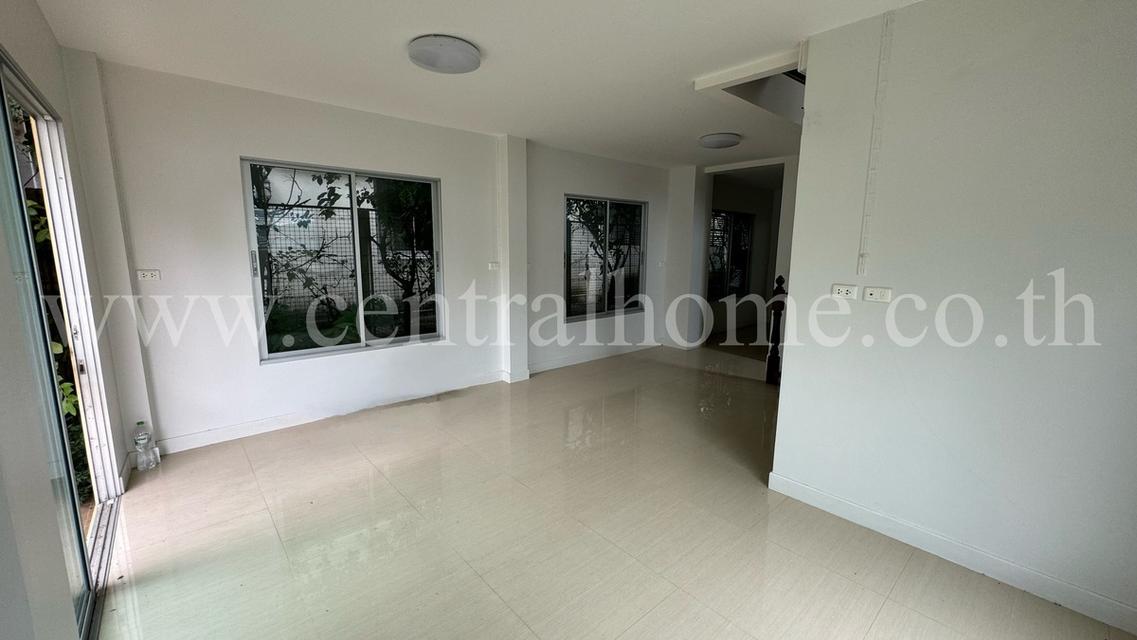 บ้านเดี่ยว 50 ตร.วา ซอยสุคนธสวัสดิ์ 20 ลาดพร้าว บัานไม่เคยเข้าอยู่ 3