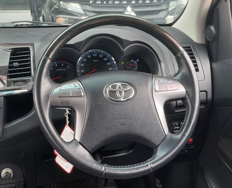 ปี 2014 TOYOTA FORTUNER 2.5 Vสีขาว เกียร์ออโต้ รถสวยมือเดียว ขับเคลื่อน2ล้อ 10