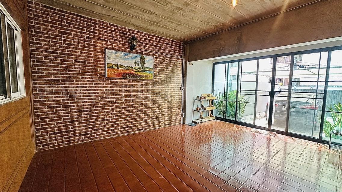 ทาวน์โฮม 3 ชั้น 45 ตร.วา ซอยรามคำแหง 65 (ลาดพร้าว 122 มหาดไทย) พร้อมอยู่ 6