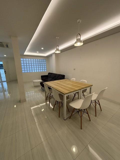 ขายทาวน์เฮาส์ 2 ชั้น 270 ตรม. ซอยสุขุมวิท 89-1 เดิน 500 เมตร ถึง BTS บางจาก 4