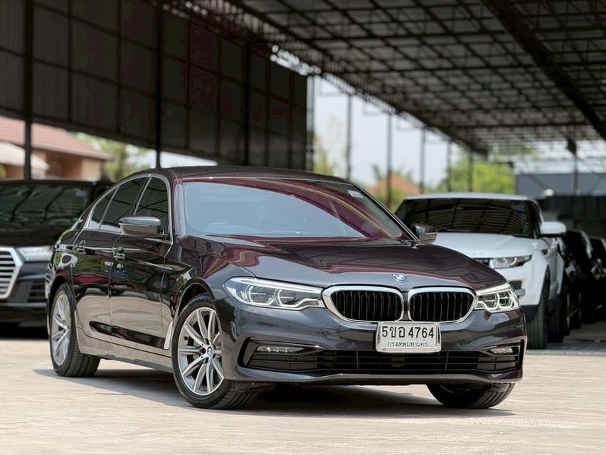 2019 BMW SERIES 5, 530e 2.0 ELITEโฉม G30 ปี17-24 สีเทา Plug-in Hybrid รูปที่ 2