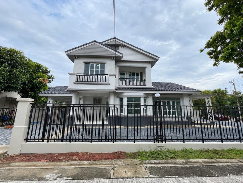 หมู่บ้านชัยพฤกษ์ ถนนวัดลาดปลาดุกบ้านเดี่ยว 2 ชั้น  หลังมุมถนนเมน ตกแต่งใหม่ ซอยวัดลาดปลาดุก 2