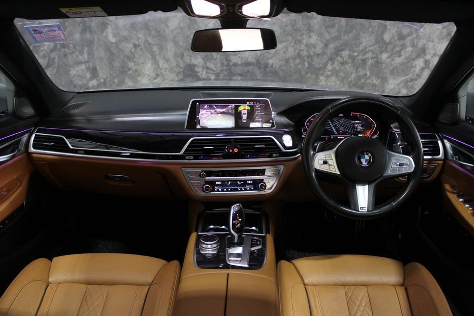รหัสรถ JRS2714 BMW Series 730Ld Big Nose  M Sport 2020  10