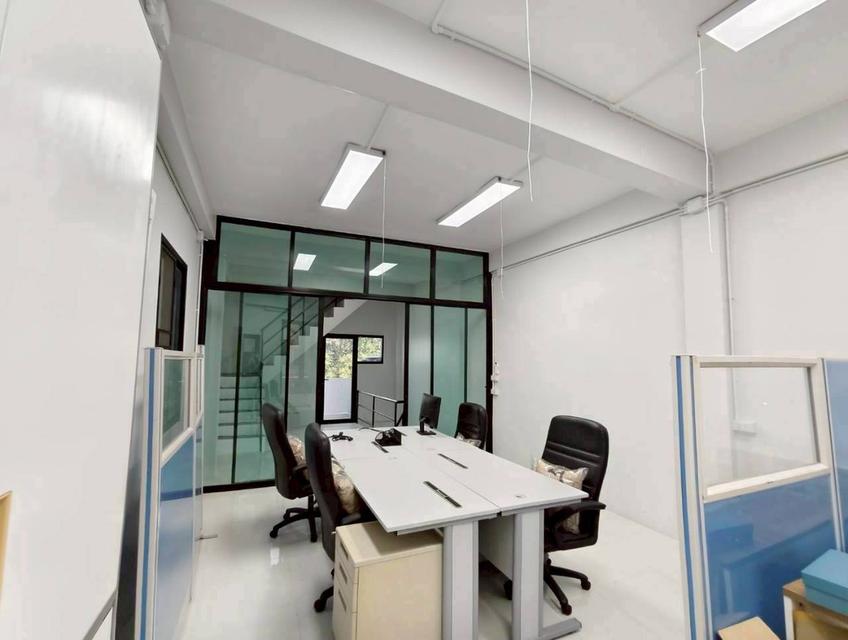 ขายด่วน! อาคารพาณิชย์ 4 ชั้นครึ่ง รีโนเวทใหม่ทั้งหลัง หมู่บ้านบางพลีนิเวศน์  พร้อมเฟอร์นิเจอร์ (หลังมุม)  บางพลี-กิ่งแก้ว เหมาะอยู่อาศัย ทำออฟฟิศ 14