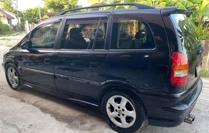 Chevrolet Zafira ปี 2003 สภาพดี 2