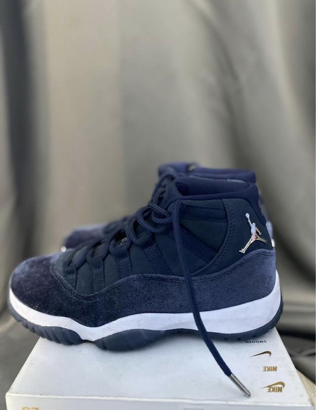 Nike Air Jordan 11 Retro Midnight Navy Navy White