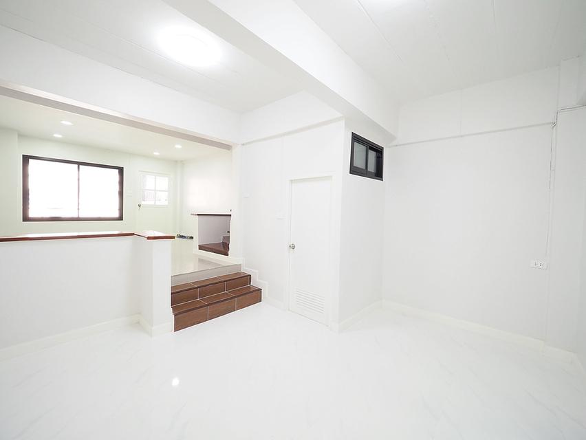 ขายทาวน์เฮ้าส์ 3 ชั้น ม.บัวทองธานี ขนาด 16 ตรว. 3นอน 3น้ำ [บางใหญ่-กาญจนาภิเษก] ขาย 1.65ล้าน 6