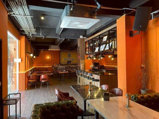 ให้เช่าอาคารสำนักงาน 4 ชั้น เนื้อที่ 100 ตร.ว พื้นที่รวม 700 ตรม. Location ติดถนนใหญ่ พระราม 4 ใกล้ทางด่วนเพียง 2 นาที ใกล้ MRT หัวลำโพง   3