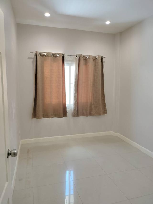 ให้เช่าบ้านเลี้ยงสัตว์ได้ ทาวเฮ้าส์ 2 ชั้น หมู่บ้านบุญฑริคนิวสไตล์ อยู่ลำลูกกา คลอง4 ปทุมธานี ใกล้โรงเรียนแย้มสะอาด,ฟิวเจอร์ 18