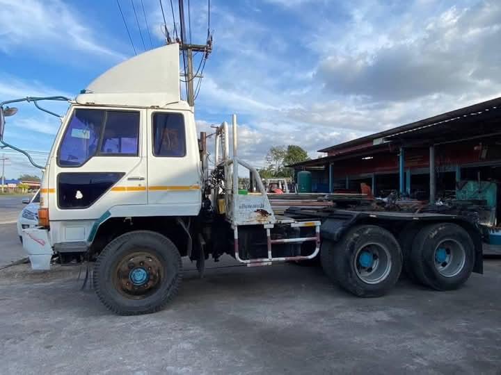 Mitsubishi Fuso 220 แรง 2