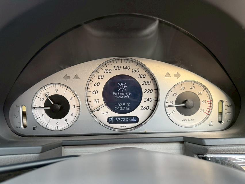 Mercedes-Benz E240 2.6 Avantgarde ปี2003 รถบ้านแท้ สวยสภาพดี 14