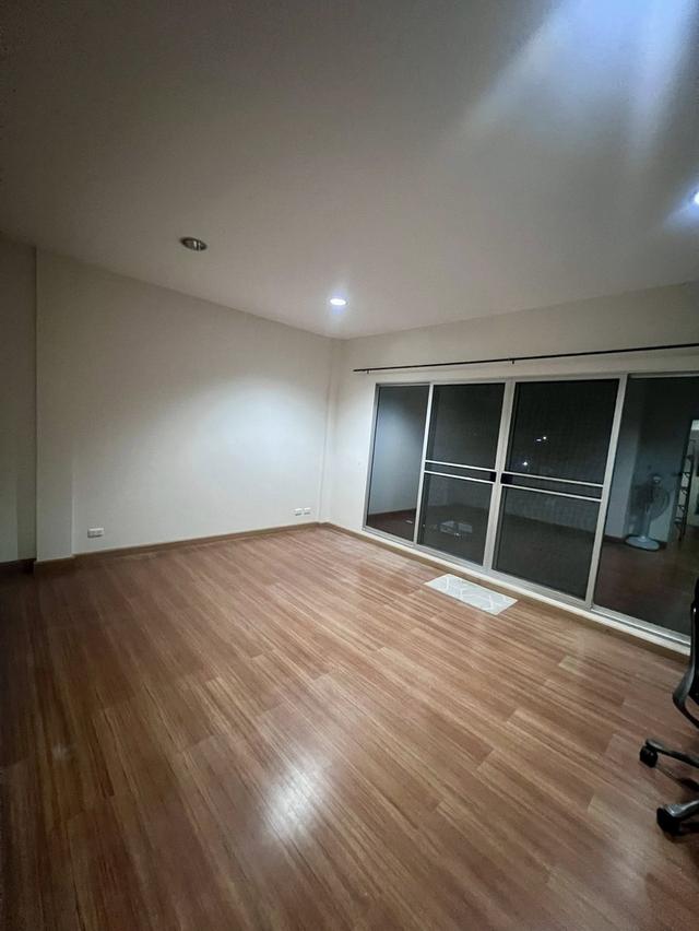 ให้เช่าทาวน์โฮม 3 ชั้น โครงการ บ้านกลางเมือง เออบาเนี่ยน สุขุมวิท 113 (วัดด่านสำโรง) 6