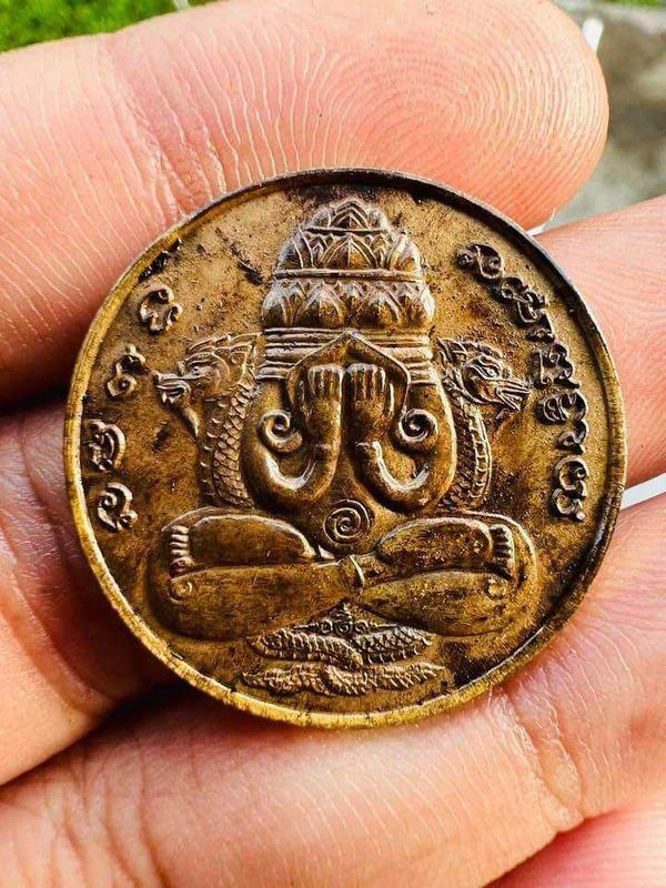 Break Through Darkness, Transcend Limitations – Phra Pidta Pangpakarn Disaster-Smasher by Phor Than Iad, Consecrated at Wat Khan Prachasank!