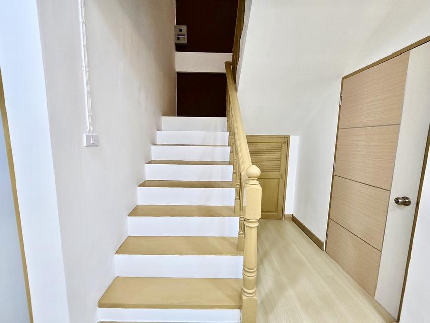 หมู่บ้านวรารักษ์ เลียบคลองสอง 27 10