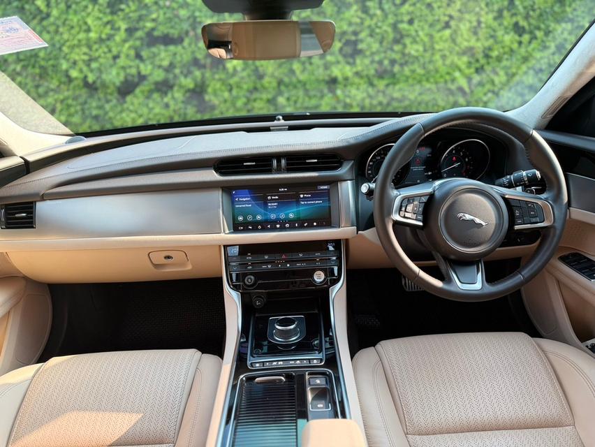 Jaguar​ xf​ 2.0 l 2019  11