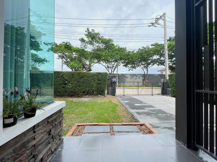 บ้านเดี่ยว มัณฑนา ศรีนครินทร์-บางนา ซอยวัดหนามแดง เฟอร์บิ้วท์อิน เพียง 5 นาที ใกล้ BTS ศรีด่าน 2