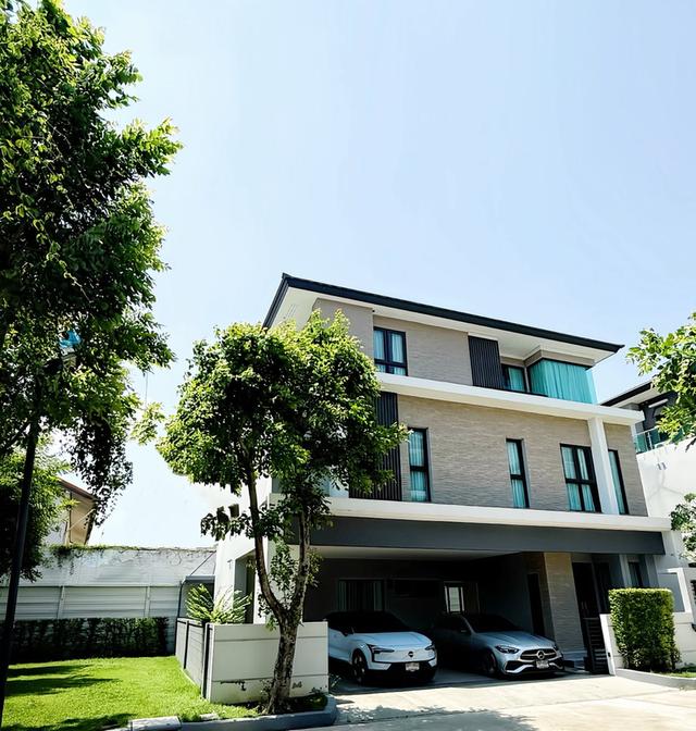 บ้านเดี่ยว เดอะ ซิตี้ เอกมัย - ลาดพร้าว 5