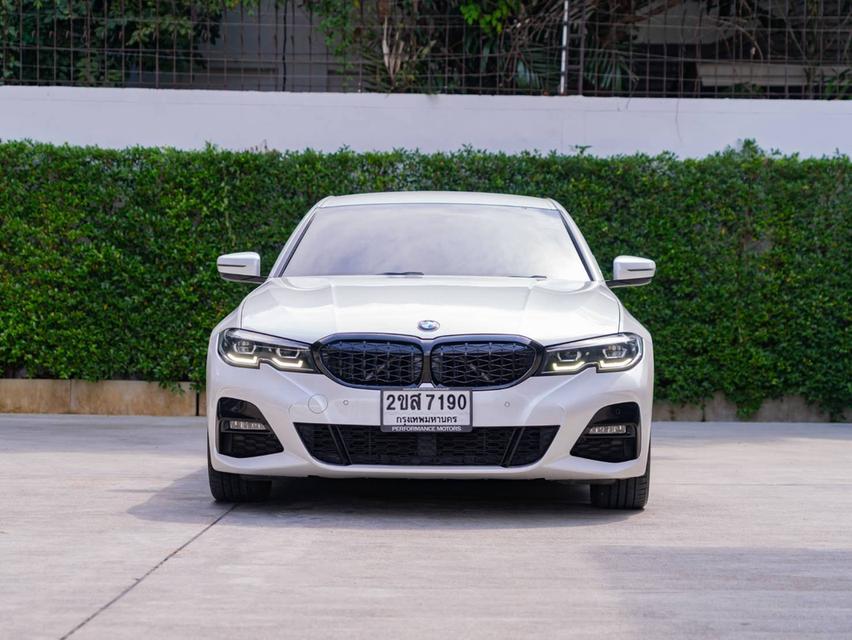 BMW 320d 2.0 M-Sport (G20) ปีจด 2022 สีขาว รูปย่อยที่ 2