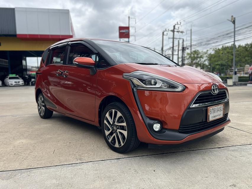 Toyota sienta 1.5 v 2019