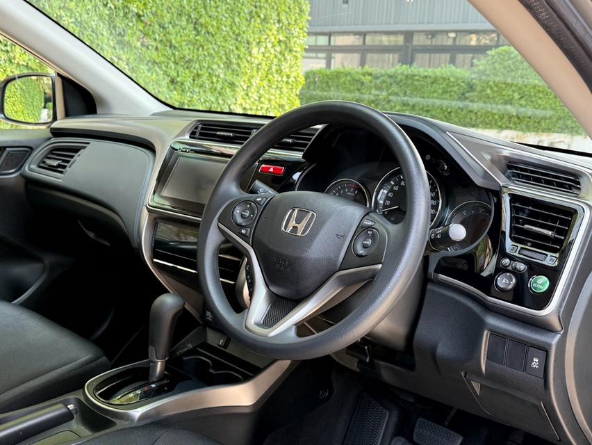 2016 HONDA CITY 1.5 SV รถมือเดียว วิ่งน้อยเพียง 8X,XXX กม รถเข้าศูนย์ทุกระยะ ไม่เคยมีอุบัติเหตุครับ 8