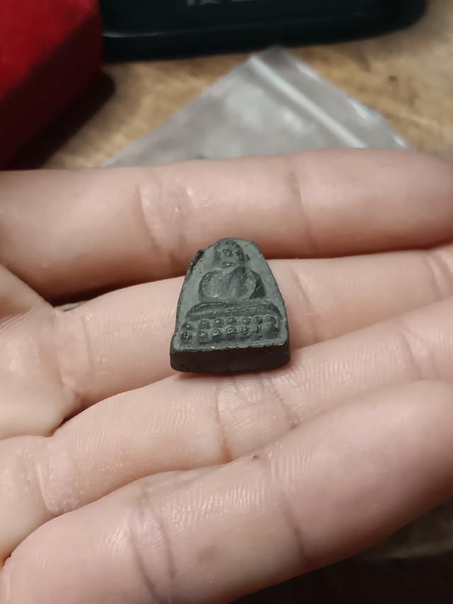 กลวงพ่อพุ่ม วัดสว่างฟ้า