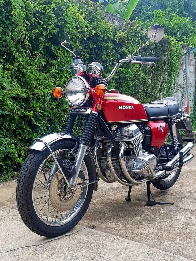 Honda CB750 สีแดง ปี 1971