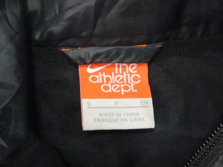 NIKE เสื้อคลุมผ้าร่มมีซับ ปักโลโก้หน้าอก น้ำหนักเบา ใส่สบายๆ สภาพดี ไม่มีตำหนิเปื้อนขาด รูปที่ 3
