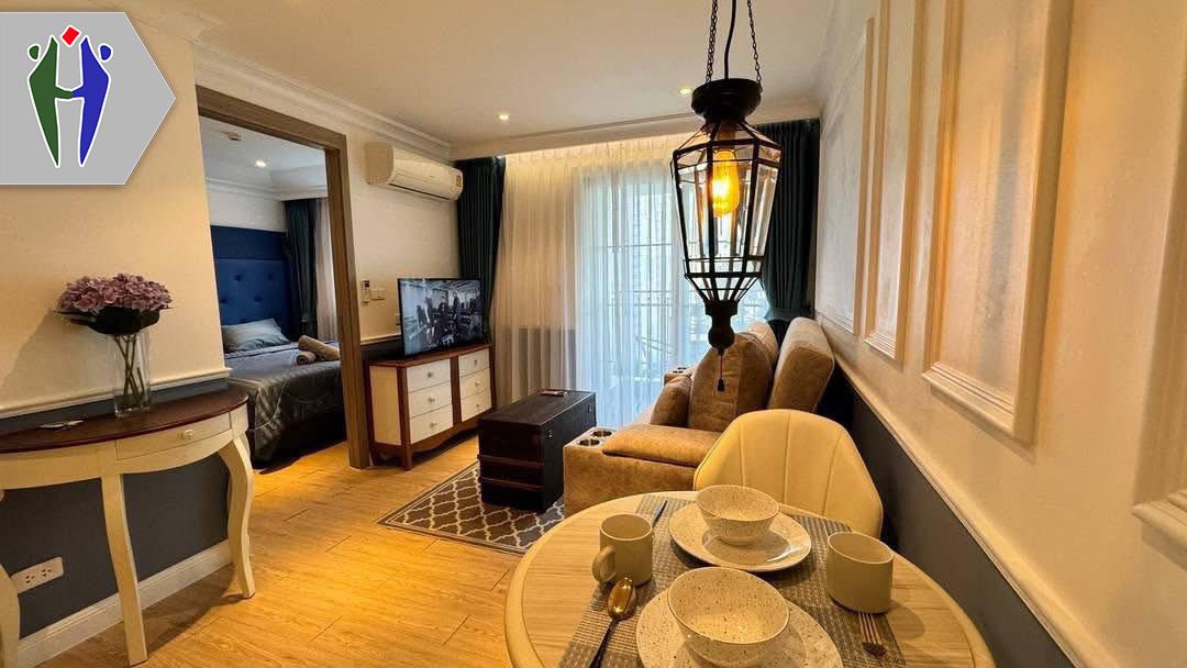 คอนโดให้เช่า เซเว่นซี2 นาจอมเทียน  1ห้องนอน •	ขนาด 35 ตารางเมตร สตูดิโอ ห้องนอน 1 ห้องน้ำ •	2 เครื่องปรับอากาศ, ตู้เย็น •	ระเบียงวิวสระว่ายน้ำพร้อมเฟอ 1