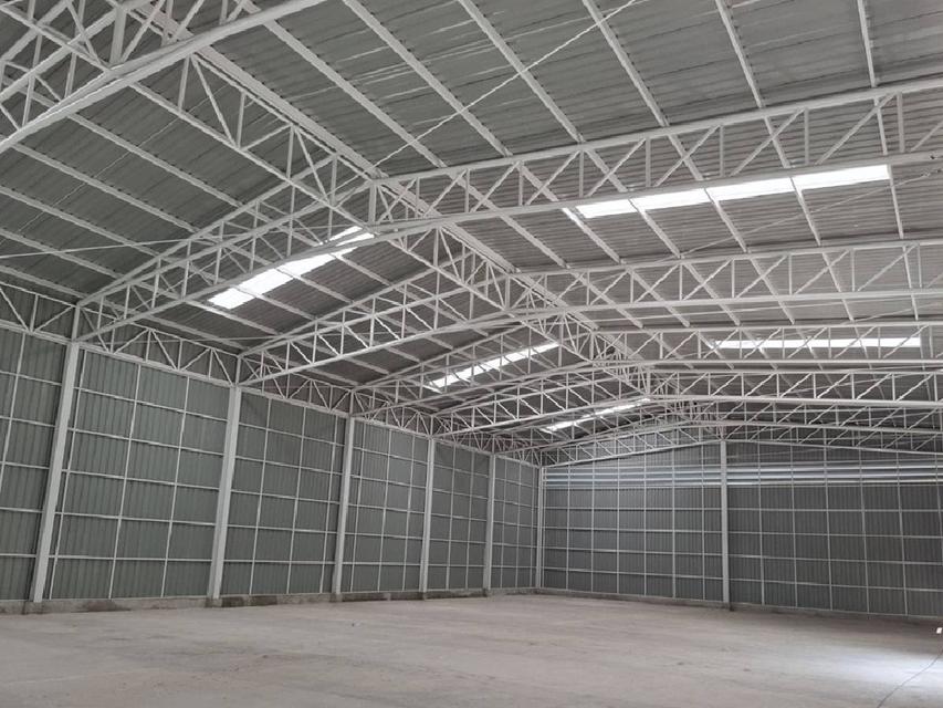 ให้เช่าโกดัง สร้างใหม่ ติดถนนกาญจนาภิเษก วงแหวนตะวันตก ขาออก ลาดหลุมแก้ว (ถนนหมายเลข 9) ทำเลดี จอดรถได้หลายคัน พื้นที่ใช้สอย 700 ตารางเมตร 5