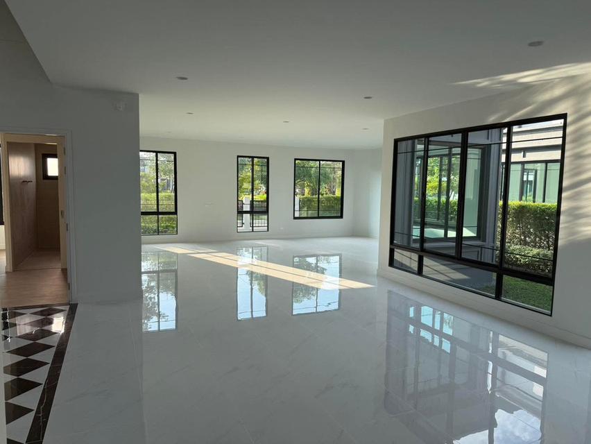 Luxury detached house for sale.Setthasiri Wongwaen-Chatuchot 18