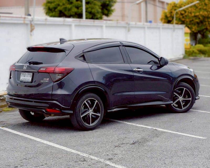 Honda HRV 1.8 RS เกียร์ Auto สีเทา ตัวTop ปี 2018 (MNC) 5