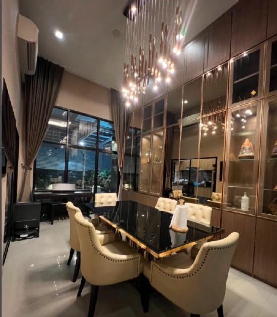 ให้เช่าทาวน์โฮม 3.5 ชั้น Arden พระราม 3 พร้อมเฟอร์และเครื่องใช้ไฟฟ้าFully furnished ใกล้โรงเรียนนานาชาติ King College เซ็นทรัล พระราม 3 2