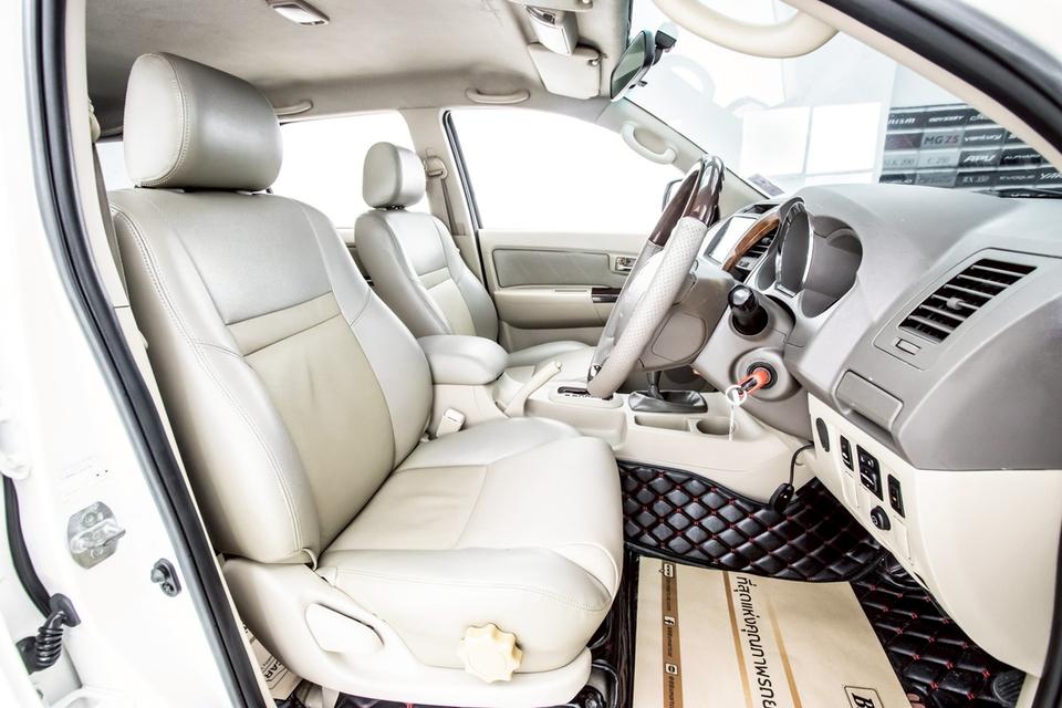 TOYOTA FORTUNER 3.0 V 2006  11