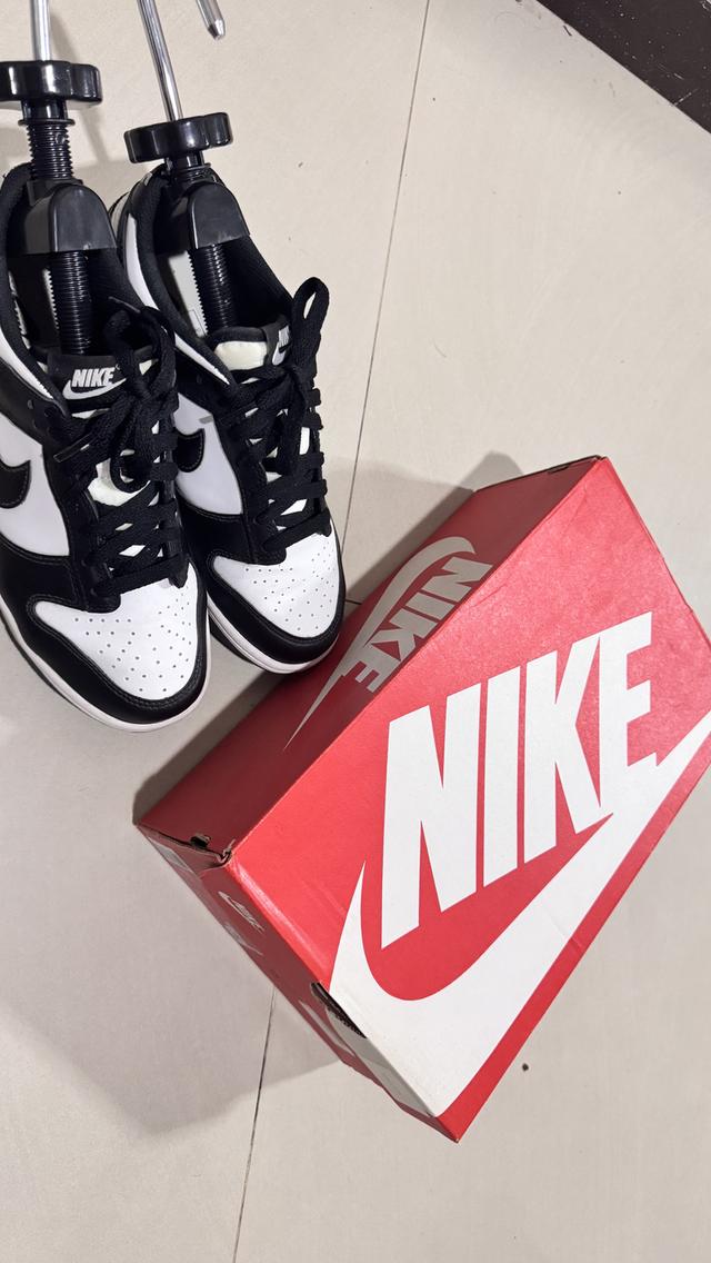 Nike รองเท้าผู้หญิง Dunk Low