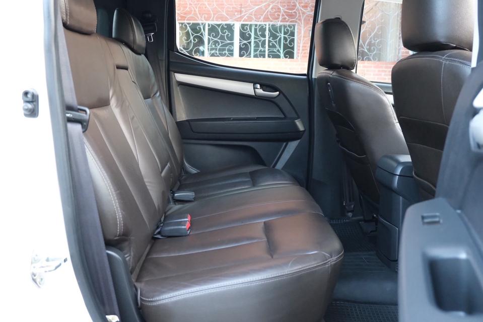  Auto ปี2013 isuzu d-max 3.0 CC. VGS turbo. เครดิตดีฟรีดาว 7