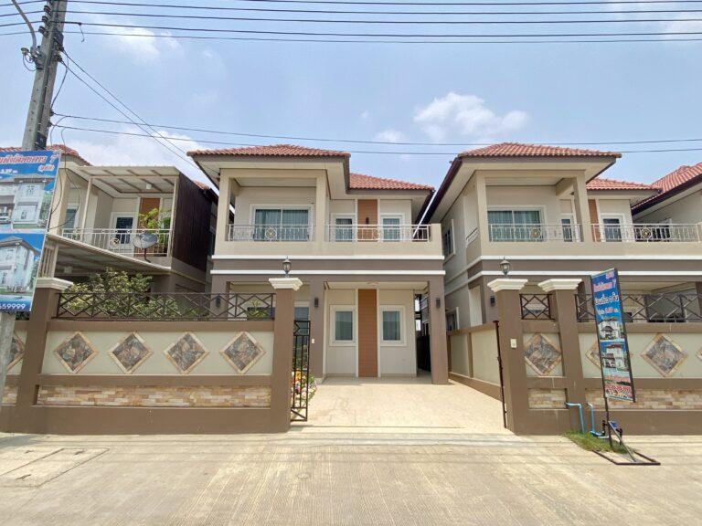 บ้านเดี่ยว 2 ชั้น* หลังสุดท้าย บ้านเดี่ยว 2 ชั้น ( ตกแต่งพร้อมเข้าอยู่ ) พื้นที่ 40 ตร.วา  3 ห้องนอน 2 ห้องน้ำ 1 ห้องครัว จอดรถได้ 2 คัน 7