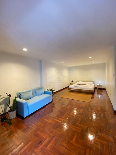 ให้เช่าทาวน์เฮ้าส์ ขนาดใหญ่ เอกมัยซอย 4 ถนนสุขุมวิท 63 เฟอร์นิเจอร์ครบ ใกล้ BTS เอกมัย 14