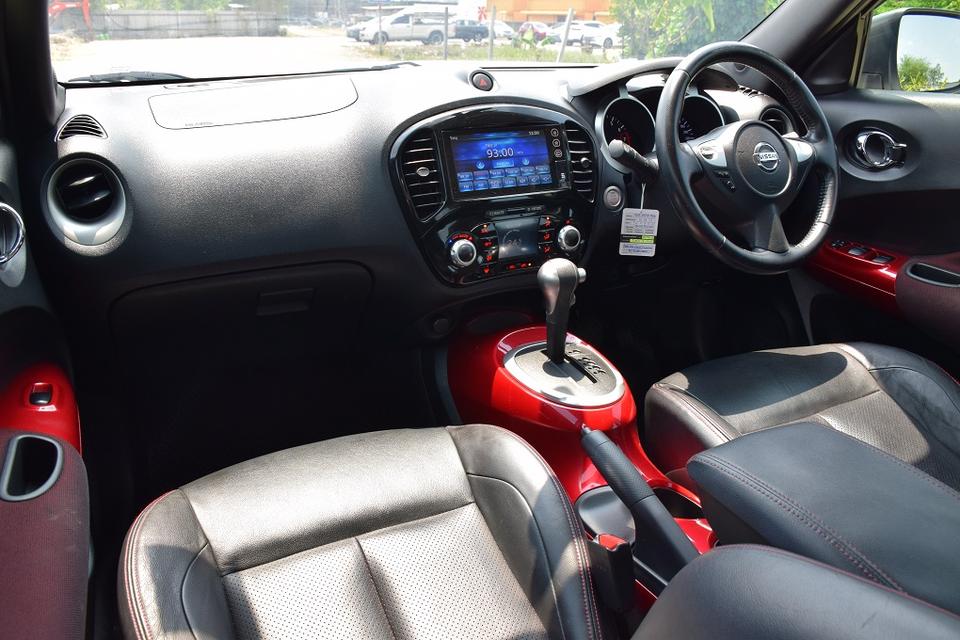 ขายเพียง 240000 บาท ปี15จด16 ฟรีดาวน์ ไมเนอร์เช้น นิสสัน JUKE 1.6ตัวท็อปออฟชั่นส์ เบาะหนังแท้ แอร์จอ พุตสต๊าท ช่วงล่างแน่นๆ โทร0957401229 ไอดีไล UTBP รูปที่ 9