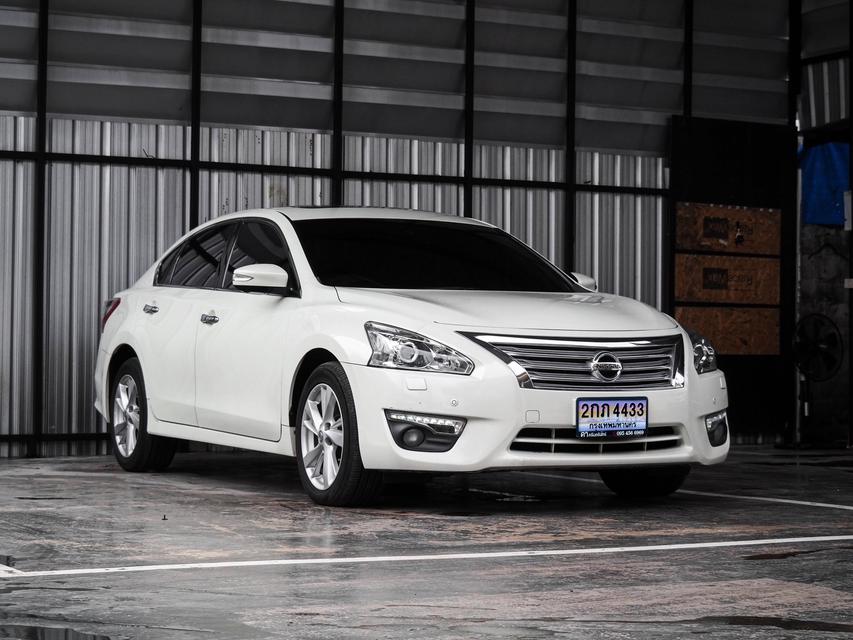 รูป Nissan Teana รุ่น Top สุด 2.5XV Sunroof ปี 2014 สีขาว