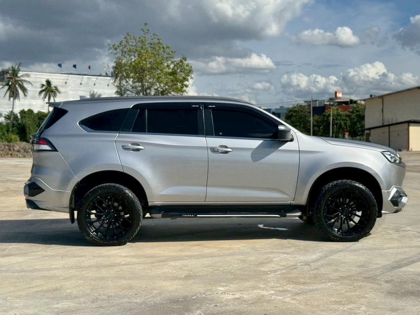 ISUZU MUX Wagon 4dr Ultimate 7st Auto 6sp RWD 3.0DC Y 22