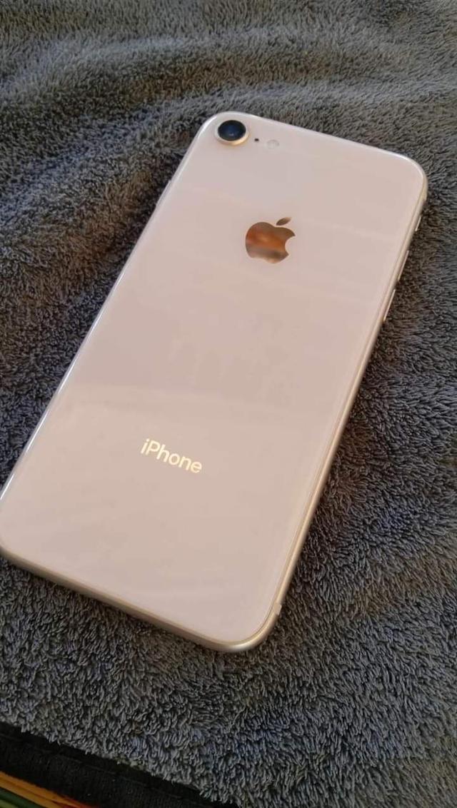 iPhone 8  3