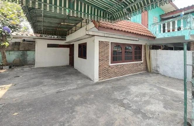 ขายบ้านแฝด 2 ชั้น 34 ตารางวา หมู่บ้านปิ่นเจริญ 2 ถนนสรงประภา ใกล้สนามบินดอนเมือง ฿2,200,000 3