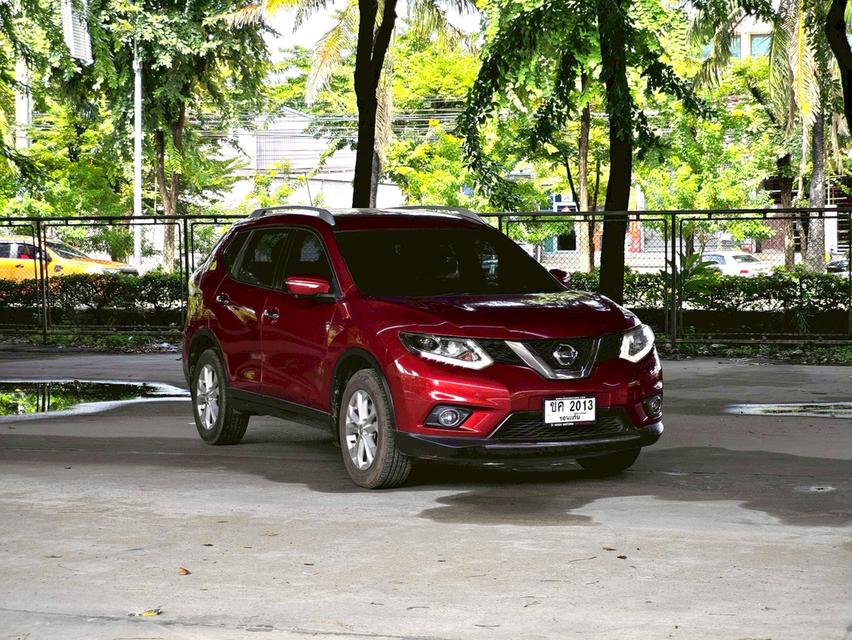 ขายรถ nissan  X-Trail 2.0V 4WD ปี 2015 สีแดง เกียร์ออโต้