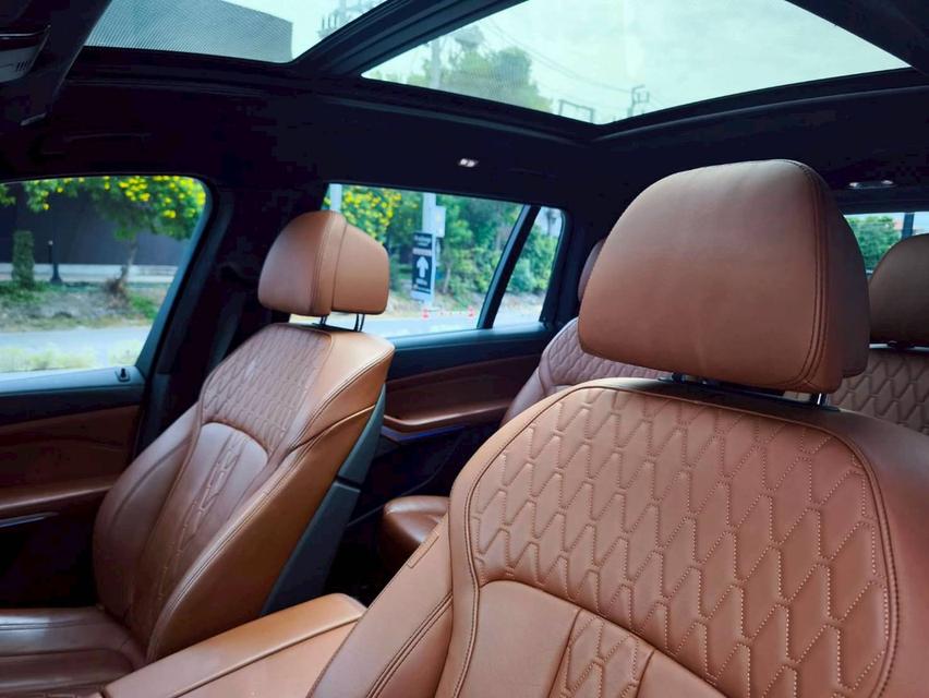 รหัสรถ KPV4629 2020 BMW X7 50d M Sport 4WD SUV 7 Seat 12