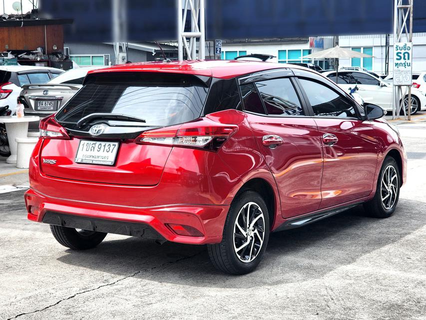 Toyota Yaris 1.2 MID  รุ่นรอง top  ปี 2021  3