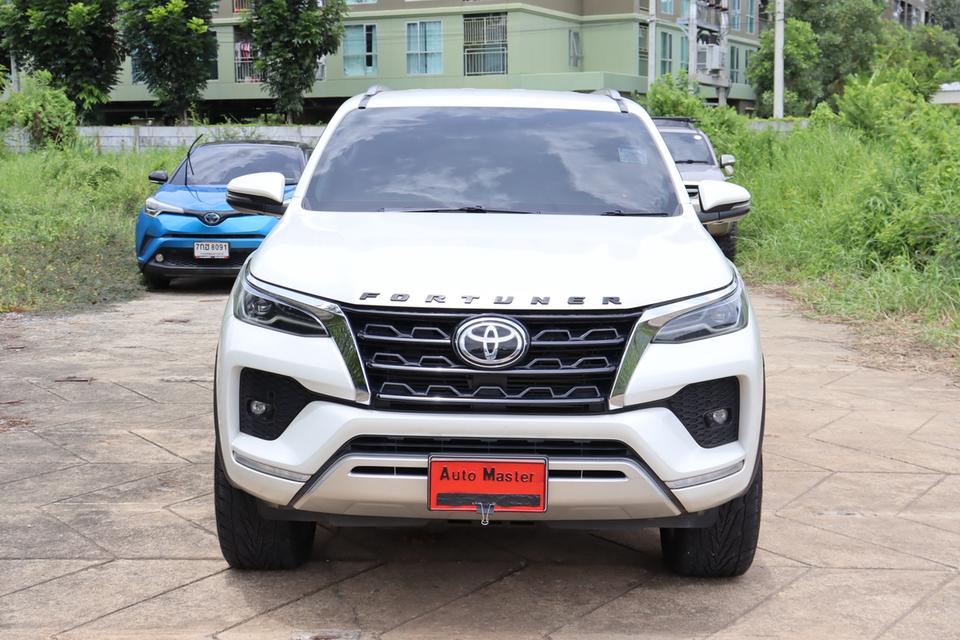 Toyota Fortuner 2.4 V ปี 2021