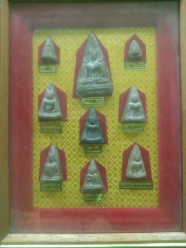 พระนางพญา จัดชุดพระดังจากชมรมพระเครื่องจ.พิษณุโลก