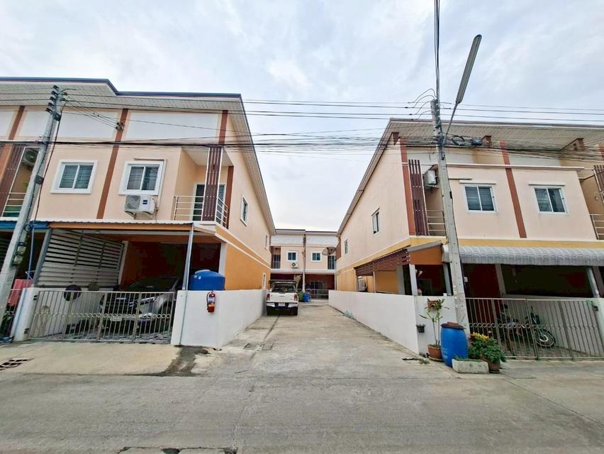 ขายบ้าน 2 ชั้น หลังริม บ้านผุดผ่อง ซอยพยอม7 ถนนเลียบคลองระพีพัฒน์ 4