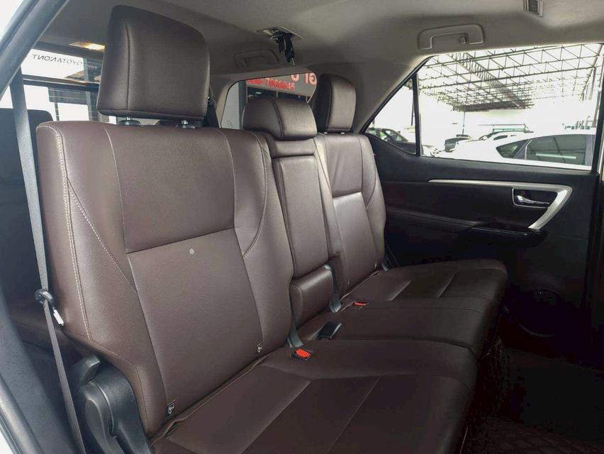 TOYOTA FORTUNER 2.4 V 2WD ปี 2019 11