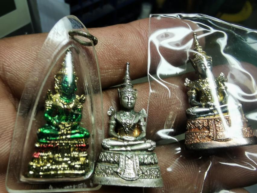 พระเเก้วมรกตกรมสามิตจำวน 3องค์
